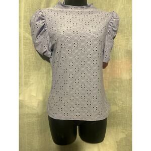 Women’s eyelet lavender blouse puff sleeves size M